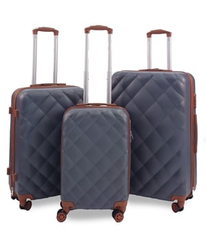 Müheloses Reisen beginnt mit unserem 8-Rad-Leichtkoffer-Set. Reisen Sie mit Leichtigkeit: Machen Sie Ihre Reise so reibungslos wie möglich mit unserem stilvollen Kabinenkoffer mit 8 Spinnerrädern, die volle 360-Grad-Manövrierfähigkeit bieten. Verabschieden Sie sich von der Frustration, Ihr Gepäck schieben oder schleppen zu müssen – lassen Sie es mühelos neben sich rollen. Der höhenverstellbare ausziehbare Griff sorgt für Komfort und Sie können kleine Taschen und das Nötigste bequem darauf platzieren. Leicht und langlebig: Entlasten Sie das Reisen mit einem leichten Außengehäuse aus strapazierfähigem ABS-Polycarbonat. Dieses Design sorgt dafür, dass der Koffer so leicht wie möglich ist und gleichzeitig flexibel bleibt, um die letzten Habseligkeiten unterzubringen. Für zusätzliche Sicherheit verfügt der Koffer über ein 3-stelliges Zahlenschloss, das Ihre Gegenstände während des Transports sicher verwahrt. Kompatibilität mit Fluggesellschaften: Unser Kabinenkoffer wurde speziell für die unterschiedlichen Anforderungen verschiedener Fluggesellschaften in Großbritannien, Europa und Nordamerika entwickelt und ist mit großen Fluggesellschaften wie easyJet, British Airways, Delta, Ryanair (Priority Boarding), Virgin Atlantic und anderen kompatibel. Bitte erkundigen Sie sich vor dem Kauf bei Ihrer jeweiligen Fluggesellschaft, um eine nahtlose Kompatibilität sicherzustellen. • 8 x 360°-Doppel-Spinnerräder für bessere Manövrierfähigkeit • ABS-Polycarbonat-Hartschalenkonstruktion für Langlebigkeit • 4 Innentaschen zur Organisation • Selbstsichernder Teleskopgriff und umlaufender Reißverschluss für einfache Handhabung. • Elastischer Verschluss für zusätzliche Sicherheit. • 20-Zoll-Kabinenkoffer – Größe 50 x 31 x 25 cm, Gewicht: 2,7 kg, Fassungsvermögen: 38 Liter • 24-Zoll-Mittelkoffer – Größe 60 x 41 x 26 cm, Gewicht: 3,5 kg, Fassungsvermögen: 64 Liter • 28-Zoll-Großkoffer – Größe 70 x 48 x 29 cm Gewicht: 4,3 kg Fassungsvermögen: 97 Liter Komplettset 3 Größen | Kabine+ Mittel+ Groß