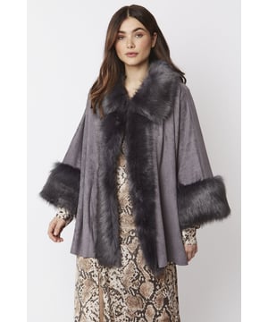 How lovely would this cape be in your Winter wardrobe!