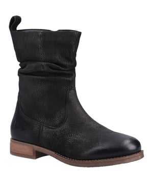 Mit seinen gerüschten Details und dem hochwertigen Obermaterial aus Leder ist dieser Stiefel eine großartige Wahl für die kälteren Monate. Mit seinem warmen Fleecefutter und der strapazierfähigen Sohle bleiben Sie bequem und sehen jeden Tag großartig aus.
