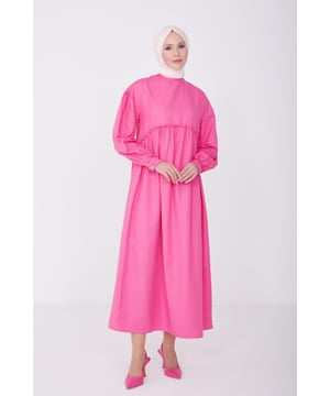 Armine staat bekend als een merk met elegante ontwerpen en hoogwaardig vakmanschap, en biedt exclusieve collecties die de unieke stijl van elke vrouw weerspiegelen. Door het combineren van verfijning en comfort zijn de producten van Armine ontworpen om te voldoen aan de behoeften van moderne vrouwen. Met premium stoffen en nauwkeurige stikdetails zorgen ze voor langdurig gebruik, terwijl een breed scala aan kleuren en modellen ze aanpasbaar maakt aan elke stijl. Door het samenvoegen van klassieke en moderne lijnen in de mode, biedt Armine opties om uw elegantie te versterken