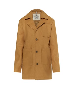 Een klassieker voor iedere herengarderobe. De elegante korte jas van DreiMaster Vintage laat in zijn strakke design zien hoe moderne stijl werkt. De jas is gemaakt van een zachte mix met wolaandeel, de basis voor het zachte gevoel. De gedetailleerde afwerking en het nonchalante karakter maken hem tot een verfijnde metgezel voor elke dag. Of het nu relaxed is bij een jeans of cool bij een zakelijke jurk, deze jas past zich perfect aan uw individuele looks aan.  Tussenjas gemaakt van een wolmix