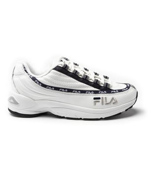 Pak een stijlvolle stoot dit seizoen met de Fila Dstr97 Women's Trainers. Deze frisse, witte sportschoen heeft een opvallende merkopdruk en een dikke rubberen zool voor een opvallende afwerking.