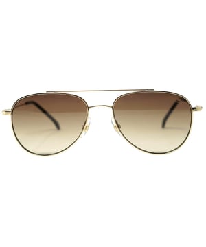 Die schwarze Sonnenbrille Hugo Boss 1042/IT 807 9O bietet stilvollen Schutz vor schdlichem UVA- und UVB-Sonnenlicht. Die Brillenglasbreite betrgt 56 mm, die Nasenstegbreite 16 mm und die Bgellnge 145 mm. Diese Sonnenbrille entspricht der britischen Norm EN 1836:2005 und wird mit einem Markenetui und einem Reinigungstuch geliefert. Mit dieser Sonnenbrille von Hugo Boss sehen Sie gut aus und schtzen gleichzeitig Ihre Augen. Schwarze Sonnenbrille von Hugo Boss, Brillenglasbreite = 56 mm, Breite des Nasenstegs = 16 mm, Bgellnge = 145 mm. Sonnenbrillenetui mit Markenlogo und Reinigungstuch im Lieferumfang enthalten. 100 % Schutz vor UVA- und UVB-Sonnenlicht und entspricht der britischen Norm EN 1836:2005 Hugo Boss 1042/IT 807 9O schwarze Sonnenbrille