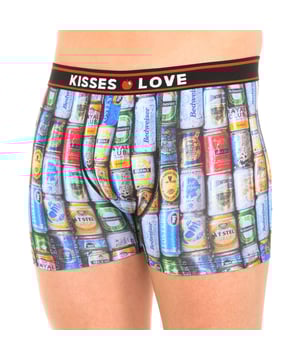 Boxer Kisses&Love
Color Multicolor
Cinturilla de goma elástica con el nombre de la marca bordado consecutivamente.
Diseño de latas de cerveza.
Tejido transpirable.
Frontal anatómico con capacidad de sujetar sin apretar.
Costuras vistas a tono.

Composición:
95% Algodón. -5% Elastano.

Cuidados:
- Lavar a temperatura máx. 30º.
- No usar lejía.
- No usar secadora.
- No planchar.
- No lavar en seco.