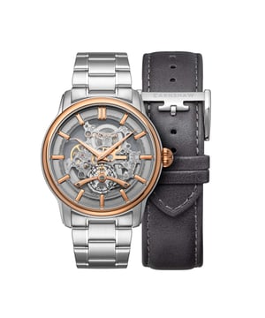 Drawing inspiration from the lines of Longitude, once the most crucial tool in navigating the seas, a large, classically formed case exhibits a complex yet precise piece of timekeeping mastery.