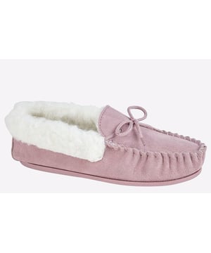 Designed to keep feet warm and cosy, these Emily moccasin slippers from Mokkers boast a wool mix-warm lining to ensure you stay comfortable no matter the temperature, with a soft lining for added comfort.
- Real Suede
- Wool mix warm thermal lining
- TPR Outdoor Sole