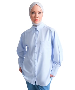 Armine staat bekend als een merk met elegante ontwerpen en hoogwaardig vakmanschap, en biedt exclusieve collecties die de unieke stijl van elke vrouw weerspiegelen. Door het combineren van verfijning en comfort zijn de producten van Armine ontworpen om te voldoen aan de behoeften van moderne vrouwen. Met premium stoffen en nauwkeurige stikdetails zorgen ze voor langdurig gebruik, terwijl een breed scala aan kleuren en modellen ze aanpasbaar maakt aan elke stijl. Door het samenvoegen van klassieke en moderne lijnen in de mode, biedt Armine opties om uw elegantie te versterken