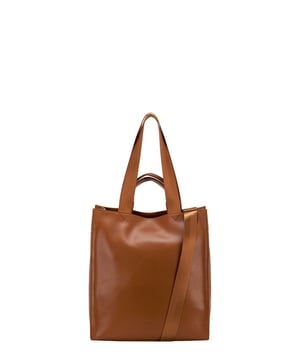 Crafted with smooth leather, this bag is a timeless piece for your wardrobe. The luxury feel is highlighted with premium gunmetal hardware and the Smith & Canova debossed logo. The zip top opening will keep all valuables secure, whilst the interior boasts the signature Smith & Canova lining. With an exterior zip pocket and inner zip and slip pockets, this elegant bag has plenty of room for belongings whilst up keeping a clean cut style. Features: , Smooth leather, Smith & Canova gunmetal script logo, Leather grab handle, Premium nylon webbing shoulder and crossbody strap, Gunmetal hardware, Exterior zip pocket on the back, Smith and Canova signature lining, Internal fold and zip pocket, Padded A4 size slip pocket with Velcro tab fastening Style Ref: 93031 TAN