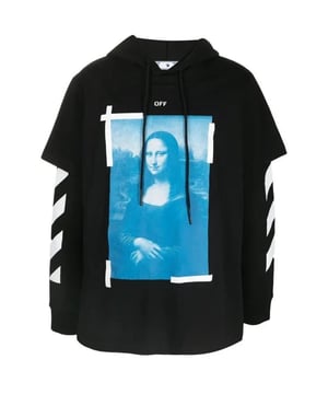 Gebroken witte blauwe Monalisa Double Tee Skate Fit zwarte hoodie. Blijf warm en stijlvol met deze gebroken witte regular fit hoodie. Deze hoodie heeft een eigentijds ontwerp en het iconische logo en zal zeker een gespreksstarter zijn. Pronk met je unieke stijl!.. Monalisa Design, Tee Over Hoodie Design. Verstelbare capuchon met trekkoord, grote kangoeroezak aan de voorkant, normale pasvorm. 100% katoen. Stijlcode: OMBB051R21FLE0011001