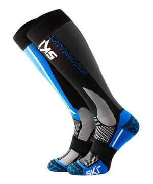 COMODO - Men’s & Ladies Anatomical Light Ski SocksWant to ski like a pro? The Comodo Men’s & Ladies Performance Light Ski Socks will help you do just that! They are ideal for skiing as well as all other winter activities.Comodo has been providing high-quality socks for men and women since 1996. They sell a range of socks for hiking, cycling, hunting, horse riding and even skiing! Whichever type of socks you wear, your feet are bound to feel comfortable and warm, no matter the weather or environment!Their cool performance design will keep you looking cool whilst you hit the slopes. They’re also made from soft and comfortable materials which means your feet won’t get sweaty or smelly after a long day of wear. Comodo Ski socks are sure to look great and maintain their condition wear after wear.The arch support will help keep your feet comfortable and supported all day long and the reinforced heel and toe means they’ll be durable and will make sure that they last as long as possible. They come in six different colours which are: Yellow, Red, Turquoise, Royal Blue, Green and Orange.These socks are made from 40% Polipropylen, 40% Polyamide, 15% Polypropylene, 5% Elastane and come in 6 colour options. They are available in 3 sizes: 3-5 UK, 4-8 UK, 9-12 UK and are Machine Washable.Extra Product DetailsMen’s & Ladies Ski SocksKnee High LengthDesigned For SkiingIdeal For All Winter ActivitiesSoft & ComfortableCool Performance Design6 Colours AvailableArch SupportReinforced Heel & Toe3 Size OptionsMachine Washable