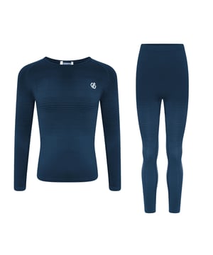 Material: Recycled Polyester. Fabric: Performance, Soft Touch. Design: Logo, Plain. Neckline: Crew Neck. Sleeve-Type: Long-Sleeved, Raglan. Fastening: Pull-On. Fabric Technology: Anti-Bacterial, Breathable, Lightweight, Moisture Wicking, Odour Control, Q-Wic Plus, Quick Dry, SeamSmart Technology, Ventilated. Seamless, Unrestricted Movement. Fit: Bodymap. Contents: 1 Bottoms, 1 Top. Waistline: Elasticated.