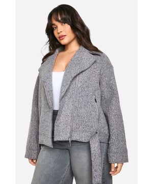 boohoo PlusYou&rsquo;ll find full on fashion for the fuller figure with the boohoo Plus range. Delivering directional designs for UK sizes 16 to 24, this ultra-flattering collection combines perfectly proportioned fits with statement styles so that you can stay on top of this season&rsquo;s trends.