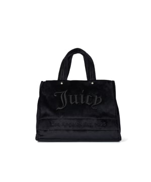 Déjate llevar por la comodidad y la elegancia de este bolso tote Juicy Couture de terciopelo negro. Perfecto para un look casual-chic, es un accesorio versátil que añade un toque de sofisticación a cualquier conjunto. El logotipo bordado tono sobre tono y las asas de tela lo convierten en un accesorio imprescindible para las amantes del estilo clásico con un toque moderno.
Dimensiones: An. 32 x Al. 16 x Pr. 24 cm