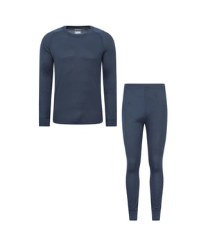 Stof: Zachte aanraking. Ontwerp: Ribben. Hals: Crew Neck. Mouwtype: Met lange mouwen. Stoftechnologie: Ademend, Warmtebehoud, Hoge Warmte, Isotherm, Lichtgewicht, Vochtafvoerend, Sneldrogend. Geboeide enkel. Inhoud: 1 Broek, 1 Top. XXS: 33 in. XS: 35 in. S: 37 in. M: 40 in. L: 43 in. XL: 46 in. XXL: 49 in. 3XL: 53 in. 4XL: 56 in.