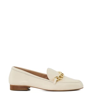 The new way to update your shoe collection? Large chain detailing. Meet Gaiia: the loafer made to elevate your semi-smart lineup, designed in-house with a clean almond-toe silhouette, accented with a contemporary finish.