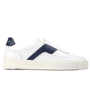 Der klassische Mondo Court Trainer von Filling Pieces verfügt über ein Premium-weißes Leder Obermaterial mit Kotflügeln, auf dem sauberen Fundament Ripple Außensohle gesetzt. Diese knackige, anspruchsvolle Grundnahrungsmittel hat eine kontrastierende Branded Ferse Patch und Panel-Funktion, eine gebrandmarkt Top Metall Öse und ist mit Leder Innensohle und Futter für einen bequemen Schritt fertig.