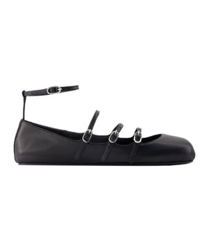 Colour : BLANC - Black. Main material: smooth lambskin. Inner material: rubber sole, leather lining, leather insole. Made in Italy. Closure: ankle strap with buckle. Toe shape: round. Fit: true to size - Sizing European.