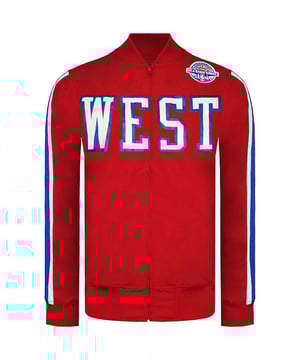 Chaqueta de chándal roja Mitchell & Ness NBA All-Star Game para hombre, un homenaje a la emoción y la energía del partido de las estrellas de la NBA. Mitchell & Ness es una marca conocida por su dedicación al legado deportivo y a la ropa vintage auténtica, y esta chaqueta de chándal no es una excepción. He aquí un vistazo más de cerca a las características clave que hacen de esta chaqueta una prenda imprescindible para los aficionados al baloncesto y los entusiastas del estilo por igual:
 
 1. 1. Celebración del partido de las estrellas de la NBA:  Esta chaqueta está diseñada para conmemorar el NBA All-Star Game, un acontecimiento que reúne a las estrellas más brillantes de la liga y muestra lo mejor del baloncesto. Es una prenda que capta la emoción y el prestigio de este acontecimiento anual.

 2. Vibrante color rojo: El atrevido color rojo de la chaqueta no sólo es llamativo, sino que también representa la pasión y la intensidad del juego. Es un color que destila energía y entusiasmo, lo que lo convierte en una elección destacada para los aficionados.

 3. Estilo clásico de chaqueta de chándal:  La chaqueta sigue el diseño clásico de las chaquetas de chándal, con cremallera frontal completa, cuello, puños y dobladillo de canalé. Este estilo atemporal garantiza tanto la comodidad como una estética retro.

 4. Detalles auténticos:  Mitchell & Ness presta atención a los detalles auténticos. Busca el logotipo del NBA All-Star Game en el pecho y el jocktag vintage de Mitchell & Ness en el dobladillo, mostrando el compromiso de la marca con la autenticidad.

 5. Calidad superior:  Fabricada con materiales de alta calidad, esta chaqueta de chándal ofrece durabilidad y comodidad. El tejido está diseñado para mantener el calor sin sacrificar la transpirabilidad.

 6. Versátil complemento de vestuario:  Aunque es una excelente opción para mostrar tu amor por la NBA, esta chaqueta de chándal también es versátil en su estilo. Llévala con vaqueros o con ropa deportiva para un look más deportivo.