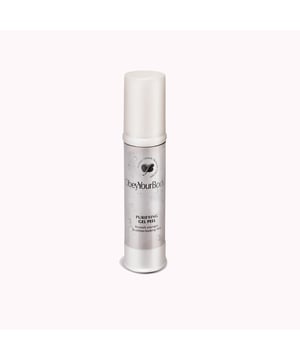Vitaal zuiverend effect. Geniet van de unieke sensatie van een uitstekende gelpeeling met meerdere acties die resulteert in een gladdere, mooiere en frissere teint. Onze Purifying Gel Peel heeft milde en niet-irriterende exfoliatie-eigenschappen die huidstress neutraliseren en verminderen. Door zijn verrijkte Dode Zee-mineralen en botanische extracten ontstopt dit product de poriën en verwijdert het alle onzuiverheden, waardoor de huid stralend en jeugdig achterblijft. Deze gel verrijkt de huid met vitamine C, die de collageensynthese stimuleert, pigmentatie vermindert en een gelijkmatige huidtint bevordert. 50 ml