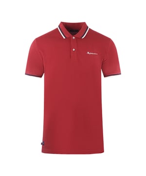 Aquascutum Twin Tipped Kragen Marke Logo Bordeaux Rot Polo Shirt. Setzen Sie ein Statement mit dem Aquascutum London Bordeaux Red Polo Shirt. Mit dem charakteristischen Logo der Marke verkörpert dieses Hemd Raffinesse und Luxus. Perfekt für jede Gelegenheit, ist dieses Hemd ein Must-Have für diejenigen, die Qualität und Stil zu schätzen wissen. Erhöhen Sie Ihre Garderobe mit diesem kultigen Stück. Signatur-Logo, Poloshirt mit doppeltem Kragen, kurze Ärmel. 100% Baumwolle, Knopfverschluss. Normale Passform, Fällt größengerecht aus. Stil-Code: PO002 14
