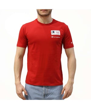 Especificaciones: Camiseta de cuello redondo de algodón con parche bordado en la parte superior izquierda y logo impreso Uso: Ocio Ajuste: Suave Nuestro modelo lleva una talla: M Altura del modelo: 105 cm