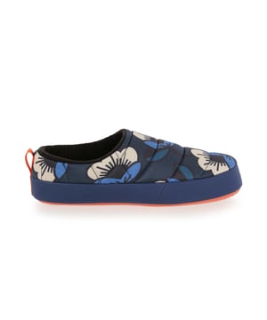 The Orla Mule is the ultimate in comfort. Lightweight with a quilted upper and microfleece lining. With a hard wearing, slip resistant, rubber outsole, these are the perfect go to for camping, festivals and for wearing around the house and garden. Ref: RWF810VZS.