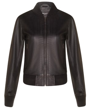 Prepárese para hacer una declaración de moda con nuestra chaqueta universitaria de cuero MA-1 para mujer, una fusión perfecta de estilo y comodidad. Confeccionada con cuero napa de cordero suave y flexible, esta chaqueta ofrece una sensación lujosa y cómoda. Esto es lo que la distingue: Cuero napa de cordero: la construcción de cuero napa de cordero suave y flexible proporciona una sensación lujosa y cómoda, lo que la convierte en una excelente opción tanto para el estilo como para la comodidad. Bolsillos funcionales en la cintura: dos bolsillos exteriores en la cintura ofrecen opciones de almacenamiento convenientes para sus elementos esenciales, lo que permite un fácil acceso a sus pertenencias. Aspecto universitario clásico: el cuello, los puños y el dobladillo de punto acanalado brindan una apariencia clásica de chaqueta universitaria al tiempo que garantizan un ajuste cómodo y ceñido. Opciones de color elegantes: disponible en dos colores elegantes, esta chaqueta le permite expresar su estilo personal y encontrar la combinación perfecta para su guardarropa. Cremalleras YKK duraderas: las cremalleras YKK utilizadas en la chaqueta garantizan durabilidad y funcionalidad suave, mejorando la calidad general de la prenda. La chaqueta universitaria de cuero MA-1 para mujer es una pieza atemporal que combina sin esfuerzo moda, comodidad y versatilidad, lo que la convierte en una adición esencial a tu guardarropa para lograr un look destacado en cualquier temporada.