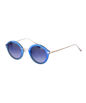 Gafas de sol Kypers con montura de metal.
Color Plateado-azul
Forma redonda.
Lentes de color Negro degradado
Patillas de metal con el nombre de la marca grabado.
100% Protección UV. 
Cristales antirreflejo.
Incluye una funda de tela de protección.

Medidas:  Alto lente: 50 mm. Ancho lente: 48 mm. Puente: 27 mm. Patillas: 135 mm.

Limpieza y manutención:
-Limpiar las gafas con agua y jabón (neutro).
- No utilice paños sucios o abrasivos, que puedan alterar las características de los filtros.
- Utilice solo accesorios y repuestos originales.