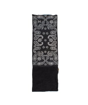 Multifunctional Polar Braga Buff Original designed to offer versatility and comfort in any outdoor activity.

 Main features:

 - Multifunctional, can be used as a scarf, hair band, mask, beanie or bandana.
 - Fleece bottom section adds thermal insulation and greater comfort in cold climates.
 - Unisex.
 - Elastic neck gaiter.
 - Versatile.
 - Seamless tubular Buff provides a comfortable fit and prevents skin irritation.
 - Offers a sun protection level of 50 UPF.
 - Protects against cold, wind and sun, making it perfect for outdoor sports.
 - One size.
 - Designed for adults.
 - Ideal to wear all year round.
 - Available in a wide variety of colors and prints with the Buff logo that highlights the quality of the brand.

 A functional and practical garment for those seeking comfort and protection on any adventure.
 Measures: 24.3 X 72 cm
 Composition: 100% Polyester
 Care:
- Machine wash max. at 40ºC.
 - Avoid the use of fabric softeners.
 - Do not use bleach.
 - Do not use a dryer.
 - Do not iron.