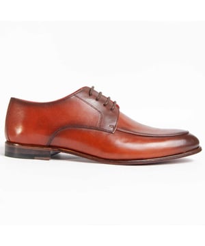 Garantía Purapiel, 10 años de garantía. Zapato de cordón para hombre. Fabricado en cuero 100% natural libre de Cromo VI. Materiales de máxima calidad. Suela cosida de cuero. Plantilla acolchada. Fabricado por otras marca para nuestra marca.