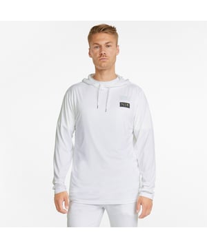 La sudadera de golf blanca para hombres PUMA X PTC Palmle Crew para hombres probablemente esté diseñada para ofrecer estilo y funcionalidad en el campo de golf. Las características clave pueden incluir:

TELA: La sudadera es probable que esté hecha de una tela cómoda y transpirable que proporciona calidez durante las rondas más frías, al tiempo que permite que el flujo de aire lo mantenga cómodo.

Diseño: la sudadera con capucha podría presentar un diseño único en colaboración con PUMA y PTC (Palm Tree Crew), posiblemente mostrando gráficos o logotipos inspirados en las dos marcas.

Color: como su nombre indica, la sudadera es probable que sea predominantemente blanca, ofreciendo un aspecto limpio y versátil adecuado para la vestimenta de campo de golf.

Fit: Puma ofrece varias opciones de ajuste para sus sudaderas con capucha, desde ajuste regular para una silueta relajada hasta un aspecto más ajustado para una apariencia moderna y atlética.

Hood: La sudadera con capucha viene con una capucha que se puede usar para mayor calidez y protección o abajo para un aspecto informal.

Pocket de canguro: algunas sudaderas con capucha tienen un bolsillo de canguro en la parte delantera, ofreciendo un lugar conveniente para mantener las manos calientes o almacenar artículos pequeños.

Puños y dobladillos acanalados: la sudadera con capucha puede tener puños acanalados y un dobladillo acanalado, que ayudan a proporcionar un ajuste cómodo y retener la calidez.

Branding Puma: es probable que la sudadera con capucha presente una marca Puma, como el logotipo de Puma, que representa el compromiso de la marca con el rendimiento y el estilo.

Versatilidad: mientras está diseñada para el golf, esta sudadera con capucha se puede usar para varias ocasiones casuales, por lo que es una adición versátil a su guardarropa.

Calidad y comodidad: como con todos los productos Puma, puede esperar que la sudadera con capucha esté hecha de materiales de alta calidad que ofrecen comodidad y durabilidad.