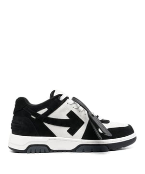 Off-White updates the Out of Office sneakers in a monochrome colourway. This low-top pair features the signature curved Arrow motif and luggage tag.