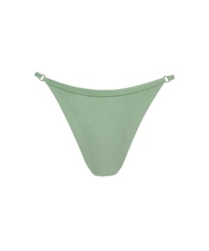 Ontdek het Isla Cheeky Tanga bikinibroekje van Barts - een echte blikvanger voor de zomer! Dit broekje in de vorm van een slip maakt indruk met zijn effen ontwerp en hoge beenuitsnijdingen die een flatterend silhouet creëren. De zeer smalle, verstelbare tailleband zorgt voor een perfecte pasvorm en een comfortabel draagcomfort. Ideaal voor trendbewuste badgasten die waarde hechten aan stijl en functionaliteit.