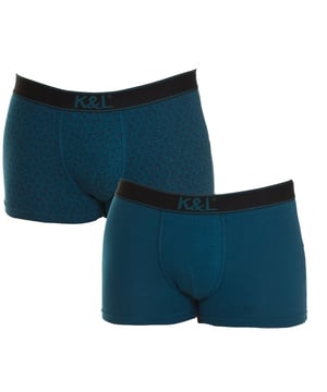 Pack-2 Boxers Kisses&Love.
Color Verde- verde estampado
Cinturilla de goma elástica con el nombre de la marca bordado consecutivamente.
Tejido transpirable.
Frontal anatómico con capacidad de sujetar sin apretar.
Costuras vistas a tono.

Composición:  95% Algodón, 5% Elastano

Lavar a temperatura máx. 30º.
- No usar lejía.
- No usar secadora.
- No planchar.
- No lavar en seco.