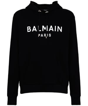 Update your casual staples with the Printed Logo Hoodie from the incomparable Balmain. Expertly crafted in sumptuous fleece and featuring ribbed trims for your comfort, this hooded sweatshirt for men is perfect for lazy days at home, days in the city or for unpredictable weather.
