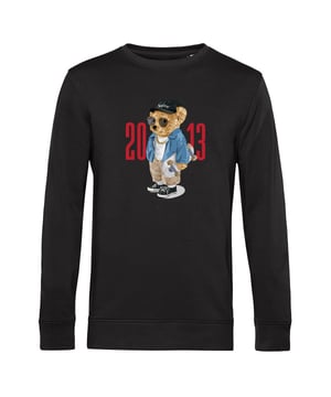 Jersey de hombre con estampado de osos de la marca Ballin Est. 2013. Los jerseys de Ballin Est. 2013 están hechos de 80% algodón orgánico y 20% algodón de poliéster reciclado, y tienen un corte regular. El suave algodón proporciona una gran comodidad.  Nombre del modelo: Skater Bear SweaterCategoría: jersey de hombreMateriales: algodón orgánico, poliéster recicladoColor: negro