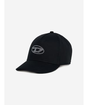 Step into autumn-winter 2024 with the exquisite Girls Oval D Logo Cap in Black by Diesel. Designed with meticulous attention to detail, this cap is not merely an accessory but a declaration of style. Perfect for the fashion-forward girl, here are its standout features:‚ Iconic Oval D Logo: Emblazoned with Diesel‚ôs recognizable branding for a touch of luxury.‚ Premium Craftsmanship: Constructed with high-quality materials for durability and a sophisticated look.‚ Versatile Styling: Easily pairs with any outfit, from casual to chic, making it a versatile addition to any wardrobe.Elevate your girl's style quotient with this chic and timeless cap!
