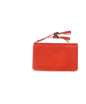 VINTAGE, RRP AS NEW
Add a pop of vibrant luxury to your accessories collection with the Gucci Bamboo Tassel Zipped Clutch Bag in orange leather. Crafted from high-quality leather, this clutch exudes both elegance and bold style. The rich orange hue is eye-catching and perfect for adding a statement touch to any outfit, while the luxurious bamboo tassel adds an unmistakable signature element of Gucci's iconic craftsmanship.

 Gucci Bamboo Tassel Zipped Clutch Bag in Orange Leather 

Condition: Very good
Signs of wear: Minor signs of wear, scuff on tassel zipper.
Packaging: None
Color: Orange
Material: Leather | leather
Size: One Size | One Size
Measurements: Width: 10; Height: 170; Length: 260
SKU: NAPPUGBBA423169W