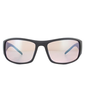 Las gafas de sol Bolle King BS026007 Matte Black Phantom+ Photochromic Polarized 85% son un modelo deportivo envolvente con brazos gruesos y robustos, y cuentan con puntas de patillas y almohadillas nasales de thermogrip para mayor comodidad.