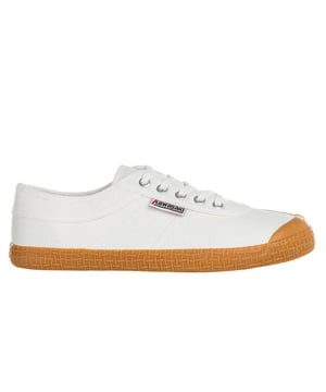 Nuestro zapato original Pure Shoe da un paso hacia un futuro mejor. El zapato está diseñado con el deseo de reducir los residuos materiales. Así que ponte tus zapatillas Pure Canvas y camina con nosotros para crear un planeta más sano y sostenible.Detalles del producto. Cordones regulables para un ajuste adecuado. Disponible en seis colores diferentes. Unisex. Zapato ligero. El zapato de corte bajo con cordones permite la rotación y la flexibilidad. Parte superior: lona y ante de vaca. Suela: RBGuía de tallas/ajuste. Si estás entre dos tallas, te recomendamos que elijas la más grande.Guía de lavado. Se recomienda no lavar el zapato.
