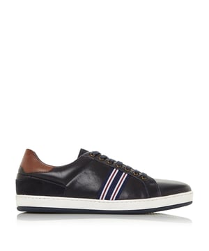 These retro leather trainers will be your go-to style for every day wear. Featuring a distinctive side stripe and contrasting heel tab pair with jeans and a white T for the ultimate cool-casual look.