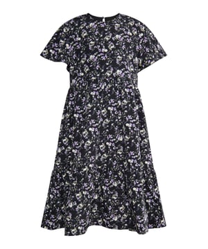 Werten Sie die Garderobe Ihrer Kleinen mit diesem bezaubernden Babykleid mit niedlichem Blumenmuster auf. Der Rundhalsausschnitt und die kurzen Ärmel verleihen diesem Kleid eine verspielte Eleganz. Mit einem sichtbaren Reißverschluss auf der Rückseite ist dieses Kleid für Ihr Kind sowohl stilvoll als auch bequem zu tragen. Dieses Produkt ist Teil der Kids-Kollektion.  Kleid