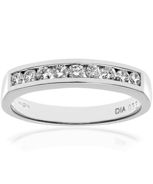 9K (375) witgoud: 2,3 gram; # Diamant: 0,33 ct
