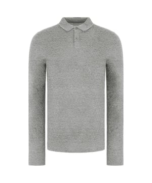 Ted Baker Morar Heren Gebreid Poloshirt - een verfijnd en comfortabel essentiële garderobe die moeiteloos casual comfort combineert met verfijnde stijl. Verhoog je alledaagse look met het onderscheidende ontwerp en de kwaliteit vakmanschap van dit gebreide poloshirt.

Belangrijkste kenmerken:

 Luxe gebreide stof:  Het Morar Poloshirt is gemaakt van een eersteklas gebreide stof die niet alleen zacht en comfortabel aanvoelt op de huid, maar ook een vleugje luxe toevoegt aan je casual ensemble.

 Getailleerde pasvorm:  Ontworpen met een getailleerde pasvorm, zorgt het Morar Poloshirt voor de perfecte balans tussen ontspannen en gepolijst. Deze pasvorm verbetert je silhouet en creëert een scherpe en moderne uitstraling.

 Knoopsluiting:  Het poloshirt heeft een knoopsluiting, zodat je de halslijn kunt aanpassen voor een meer casual of verfijnde look. Dit veelzijdige kenmerk maakt het Morar shirt geschikt voor verschillende gelegenheden.

 Contrasterende details:  Ted Baker's aandacht voor detail schijnt door met subtiele contrasterende details, die een geraffineerde touch aan het poloshirt toevoegen. Of het nu gaat om contrasterende knopen, biesjes of logoaccenten, deze elementen verheffen de algehele esthetiek.

 Ted Baker logo:  Kijk uit naar het discrete Ted Baker logo, een symbool van de toewijding van het merk aan kwaliteit en stijl. Dit subtiele merk voegt een vleugje verfijning toe zonder het verfijnde ontwerp van het overhemd te overschaduwen.