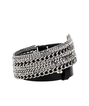 Guess Bijou Damen Gürtel Schwarz Polyurethan. Authentisches Accessoire der Marke Guess - Streetwear/Sportswear-Design von Guess - Guess für modebewusste Frauen, perfekt für den Alltag - Der schwarze Guess Gürtel lässt sich hervorragend mit Ihrer Garderobe kombinieren - Bequemes Polyurethan-Material - klassisch - Bijou -