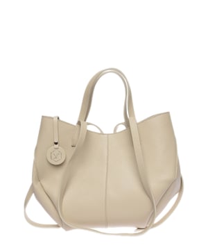 Bolso de mano  
100% piel de vaca  
Cierre magnético superior  
Compartimento interno con cremallera  
Dimensiones: 22x33x10 cm  
Mañija: 2 asas de 33 cm/80 cm  