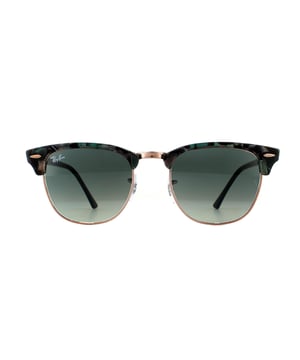 Ray-Ban Sunglasses Clubmaster 3016 125571 Spotted Grey Green Dark Grey Gradient were designed in 1986 and are inspired by the 50s and 60s lifestyle. The Ray-Ban Clubmaster are an intellectual retro style that feature curved lenses, elegantly tapered arms and vintage pin hinges. The top half of the full rimmed lenses are enclosed by a bold acetate frame and this design feature creates a strong brow line that is sure to make you stand out from the crowd. The frame is lightweight and the adjustable nose pads create a personalised and comfortable fit. The Clubmaster is a timeless design that Ray-Ban continue to adapt with the use of colour to add a contemporary feel to the vintage style.