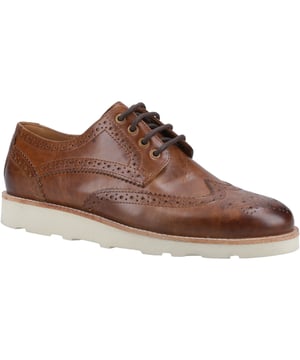 Eine moderne Interpretation des klassischen Brogues, der Kendrick verfügt über eine leichte Sohle und filigrane Nähte – ideal für lässige Winterabende, bei denen Sie smart aussehen und dank des atmungsaktiven Futters und des gepolsterten Kragens bequem bleiben.