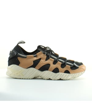 Launched in the 1990s, the Gel-Mai from Asics Tiger is reintroduced as a performance lifestyle fitness trainer with its futuristic and head-turning design. The resurgence of '90s trends has allowed Asics to reach into their archives to produce this fresh colourway of the much sought-after Gel-Mai sneaker.