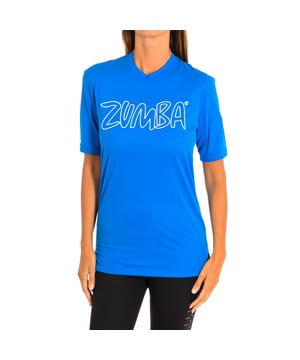 Camiseta Con Mangas Zumba. 
Color Azul
Clásica y versátil con un calce fácil. 
Cuello redondo. 
Gráfico en el frontal y la espalda con motivos de la marca.
El tejido suave y elástico proporciona un ajuste cómodo y favorecedor.
Costuras vistas a tono.

Composición:  100% Poliéster.

-Utilizar lavadora a temperatura máxima 30º .
-Utilizar secadora.
-No se puede utilizar Lejía.
-Planchar a temperatura máxima 110º.
